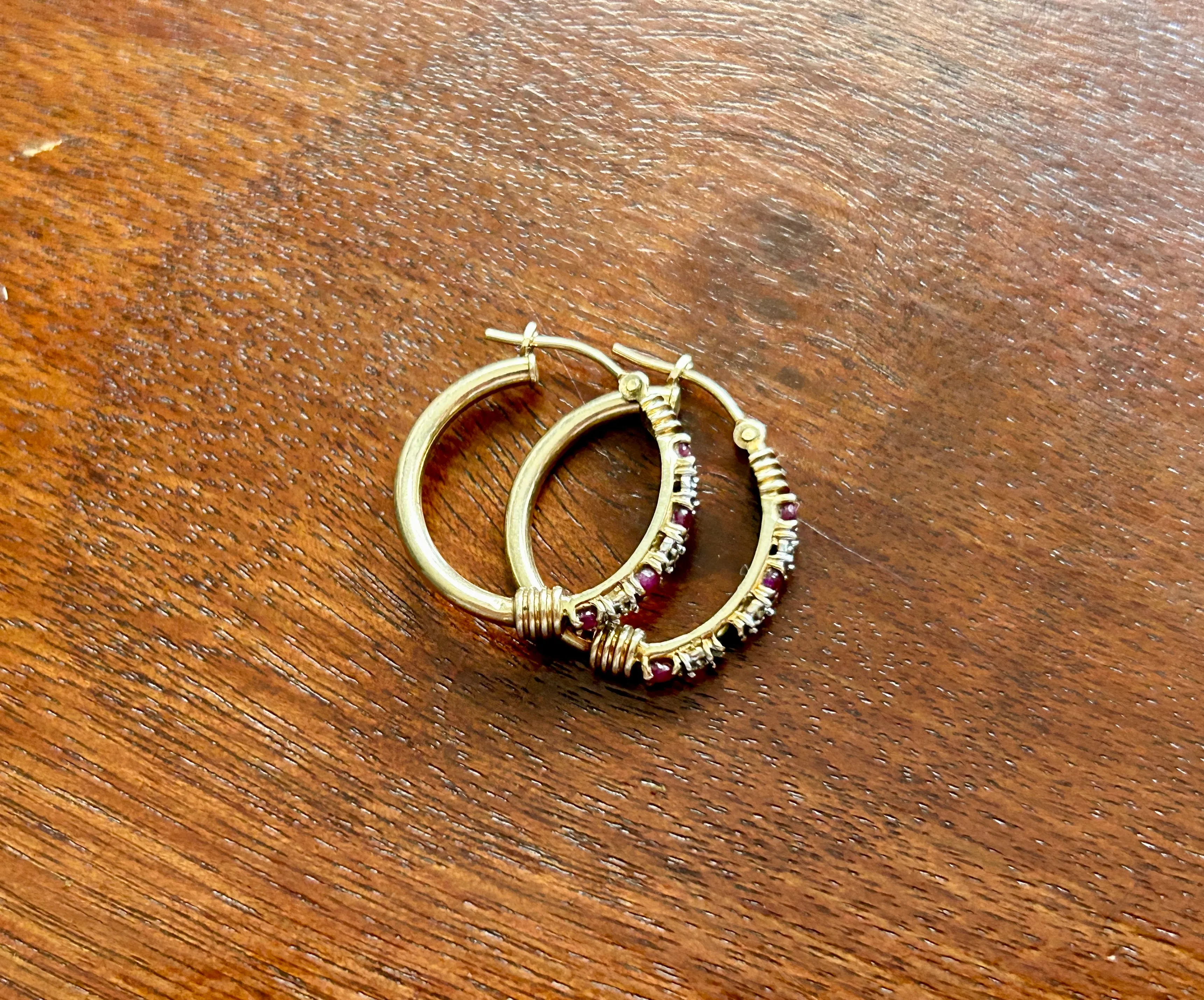 10k Yellow Gold Diamond Ruby Hoop Earrings MISSING STONE