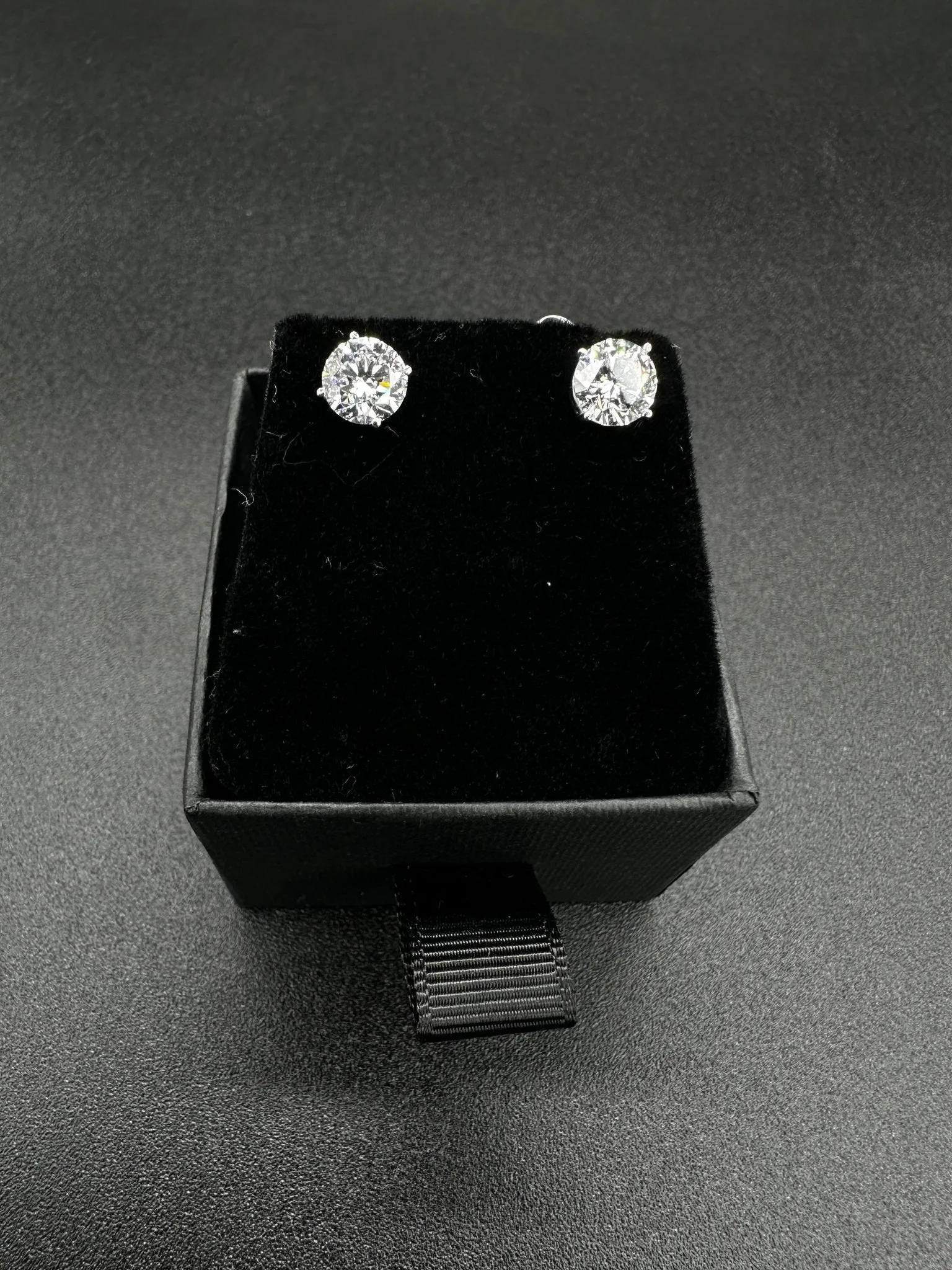 2 CTW Diamond Stud Earrings (IGI Certified)