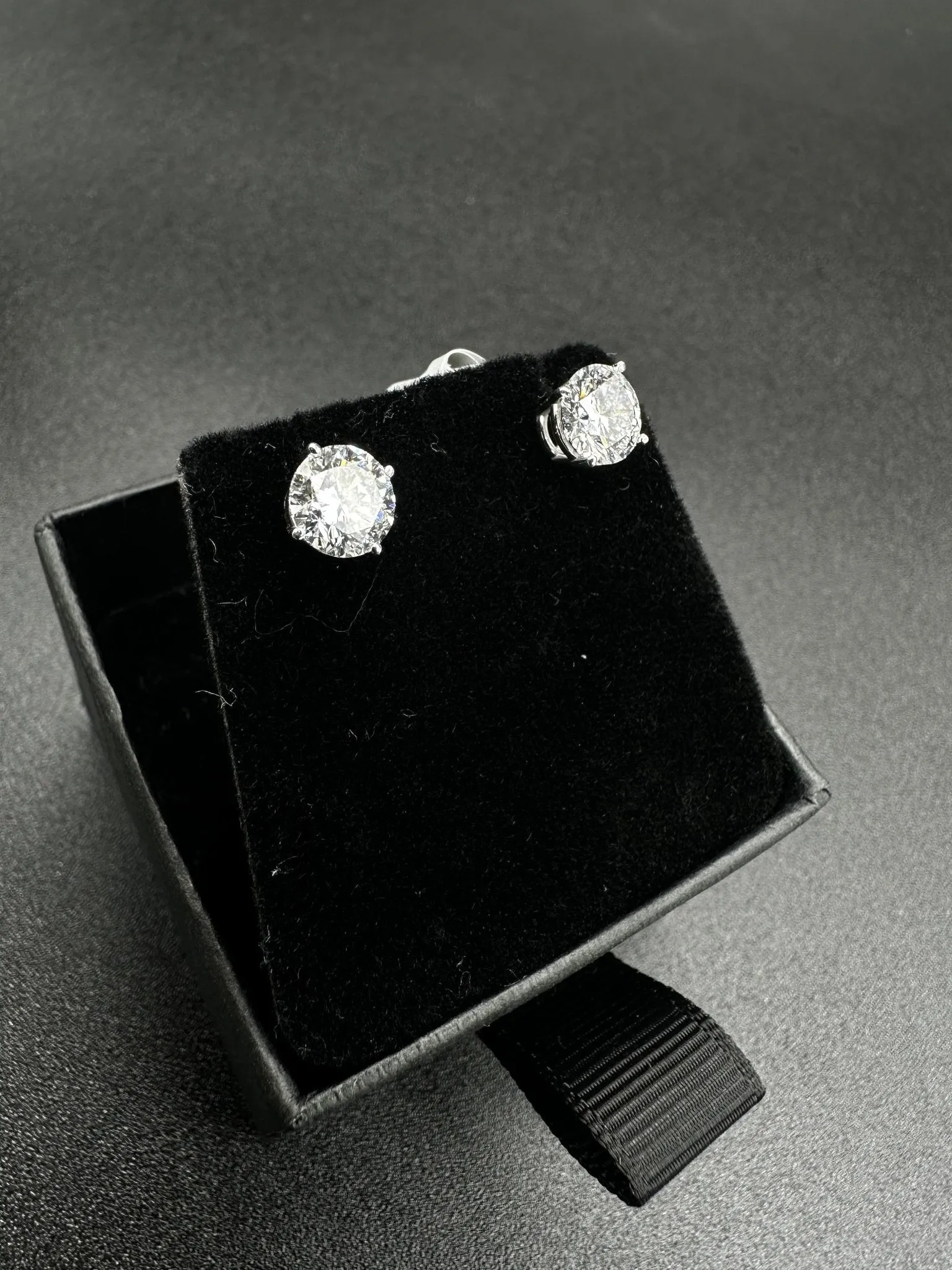 2 CTW Diamond Stud Earrings (IGI Certified)