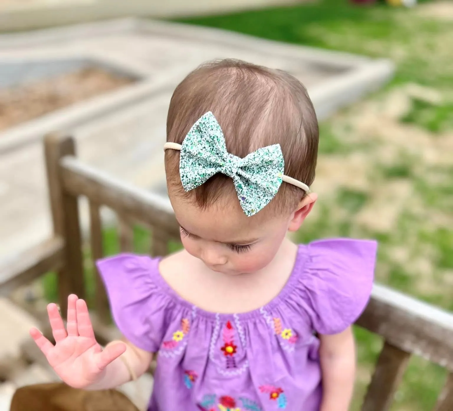 Birthstone Bow: May, Emerald