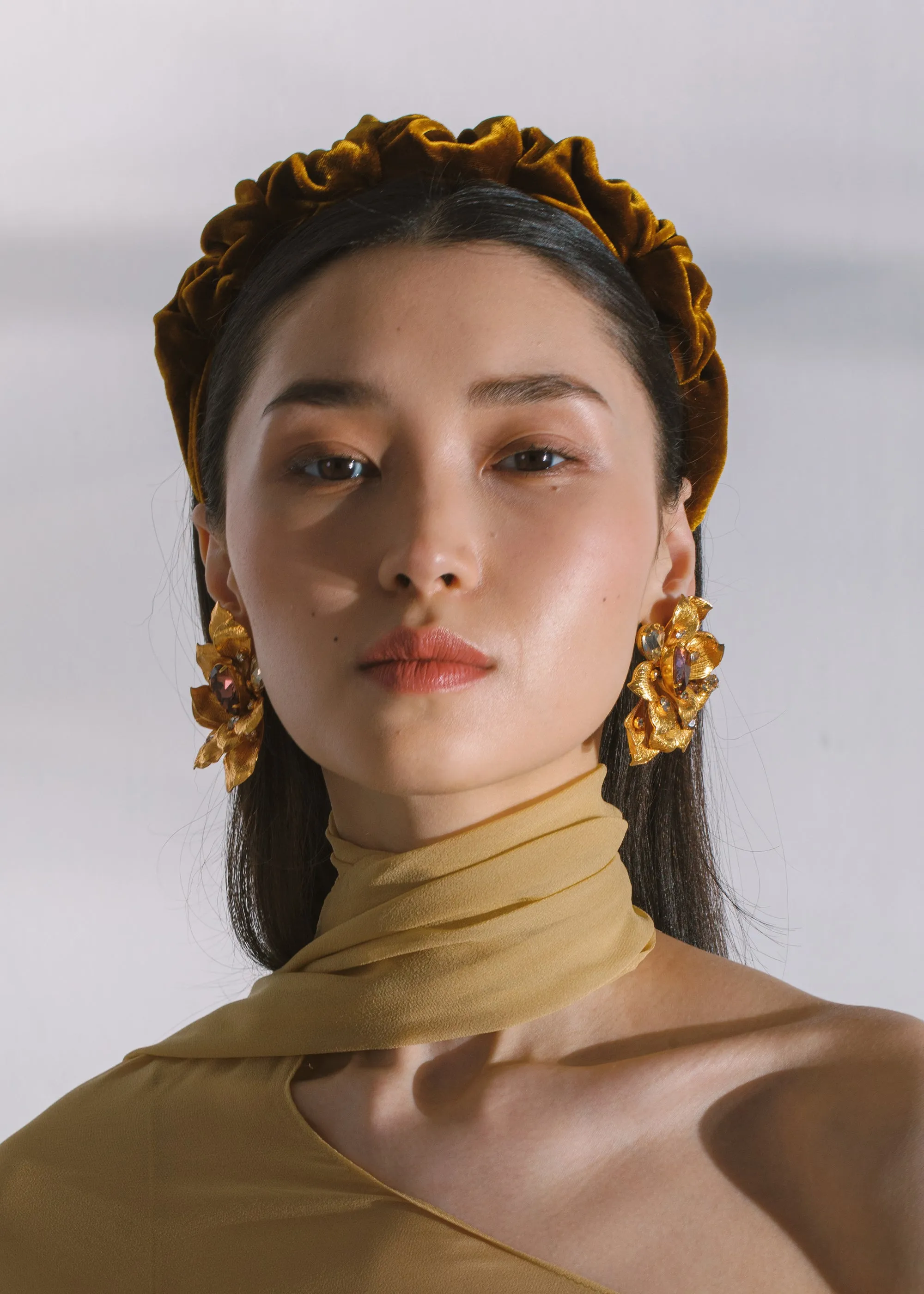 Lia Headband in Velvet -- Topaz