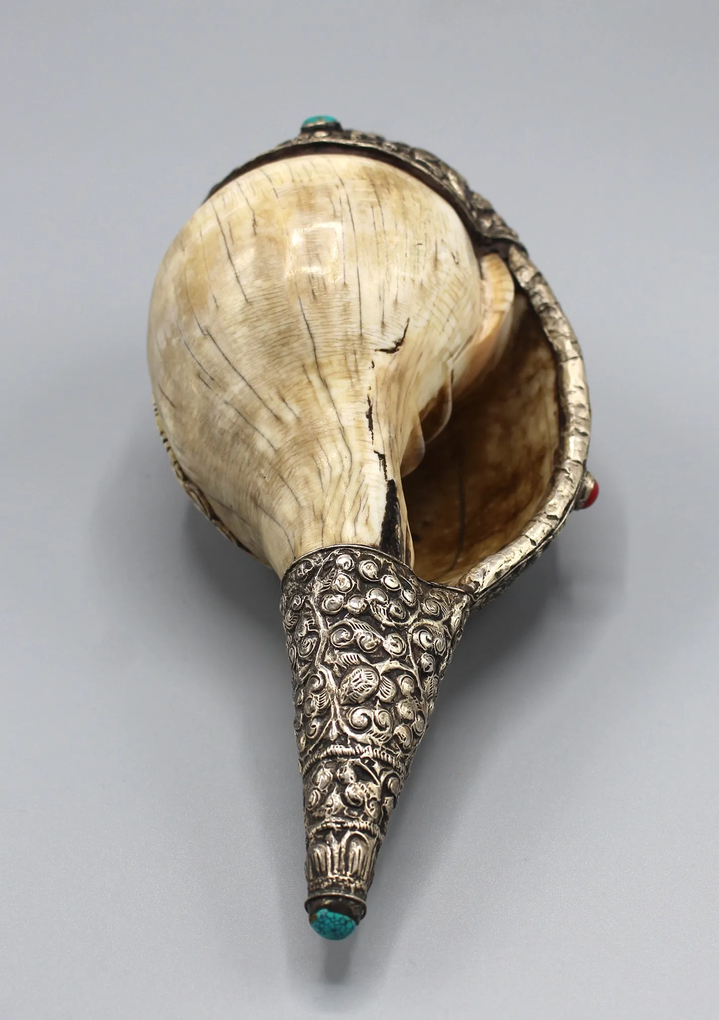 Manjushree Carving Tibetan Conch Shell Turquoise and Coral Inlaid