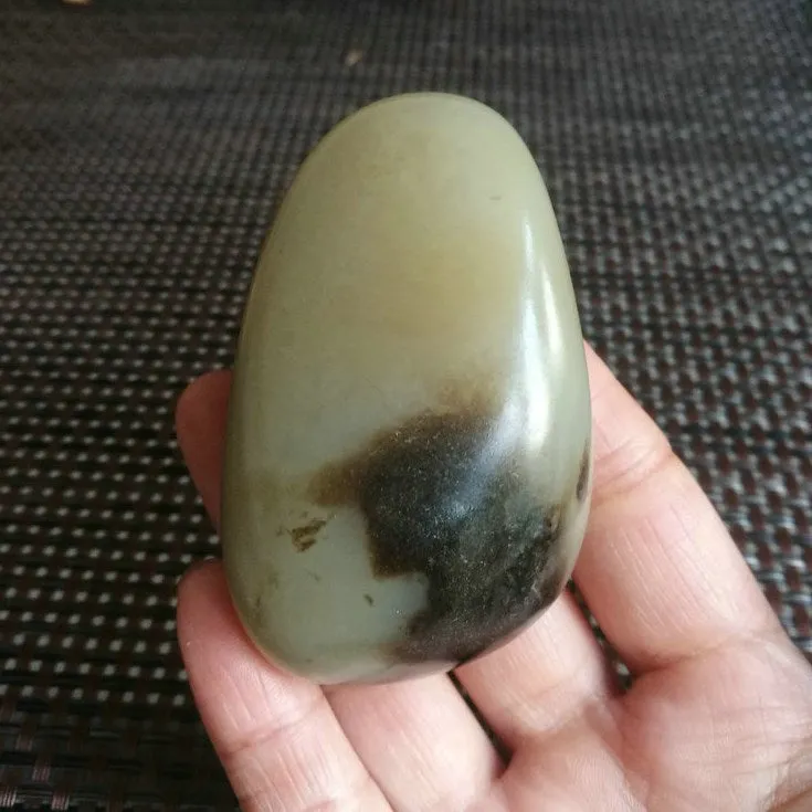 Natural Hetian Jade Rough Nephrite Raw (126g, 6.8X4X2.7cm)