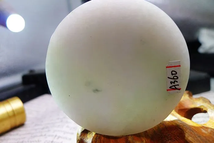 Natural Jade Rough Jadeite Raw (106g,5.25X1.4cm)