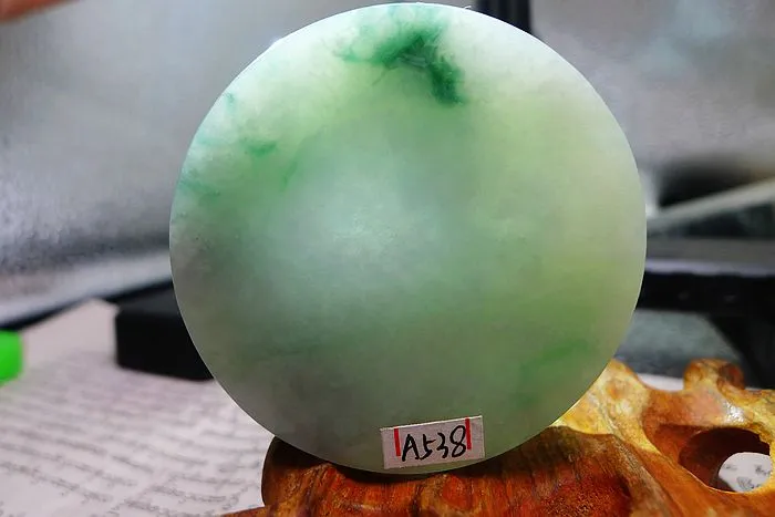 Natural Jade Rough Jadeite Raw (115g,5.25X1.5cm)
