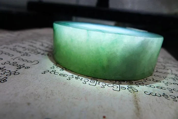 Natural Jade Rough Jadeite Raw (115g,5.25X1.5cm)