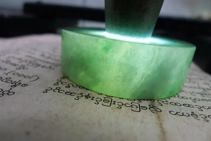 Natural Jade Rough Jadeite Raw (115g,5.25X1.5cm)