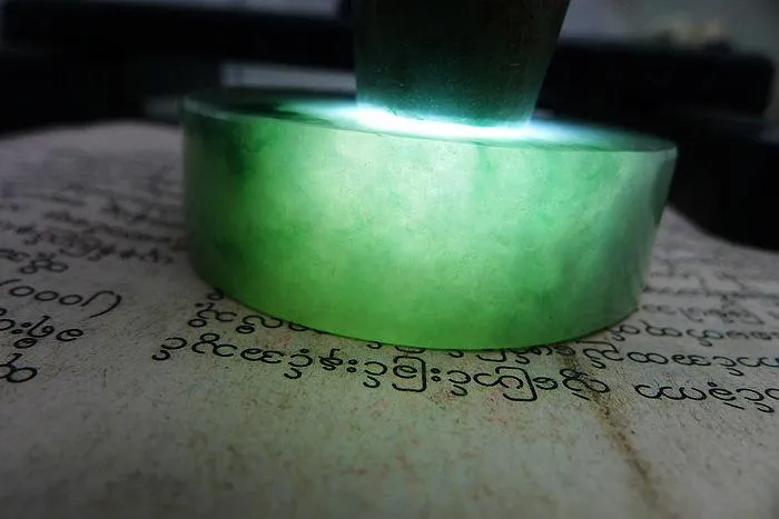 Natural Jade Rough Jadeite Raw (115g,5.25X1.5cm)