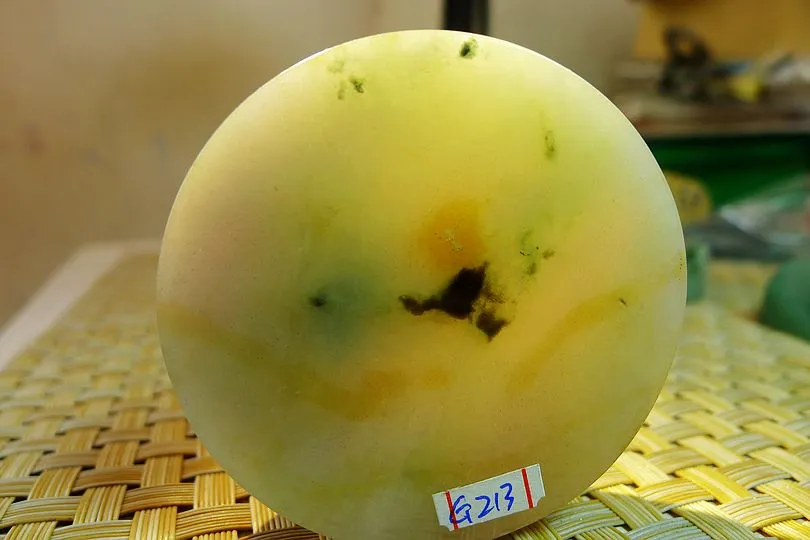 Natural Jade Rough Jadeite Raw (118g,5.4X5.4X1.55cm)