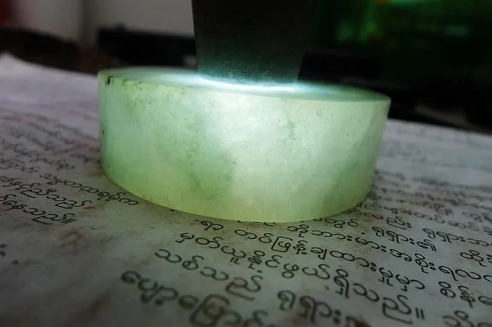 Natural Jade Rough Jadeite Raw (127g,5.3X1.8cm)