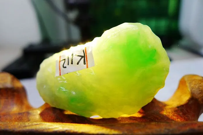 Natural Jade Rough Jadeite Raw (13g,3.8x2.3x1.05cm)