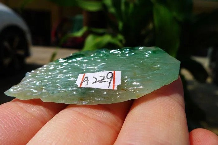Natural Jade Rough Jadeite Raw (14.5g,4.8X3X0.65cm)