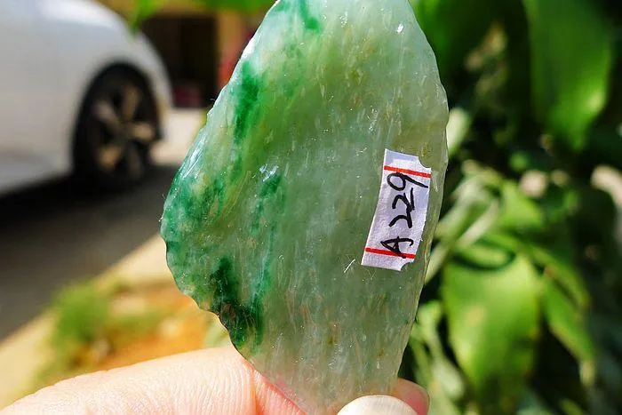 Natural Jade Rough Jadeite Raw (14.5g,4.8X3X0.65cm)