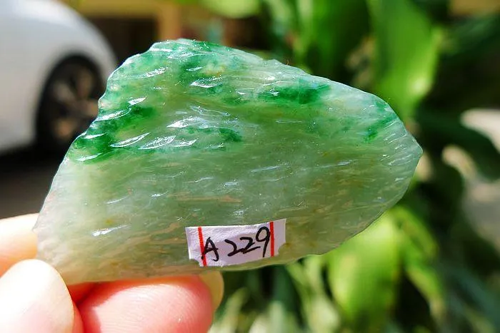 Natural Jade Rough Jadeite Raw (14.5g,4.8X3X0.65cm)