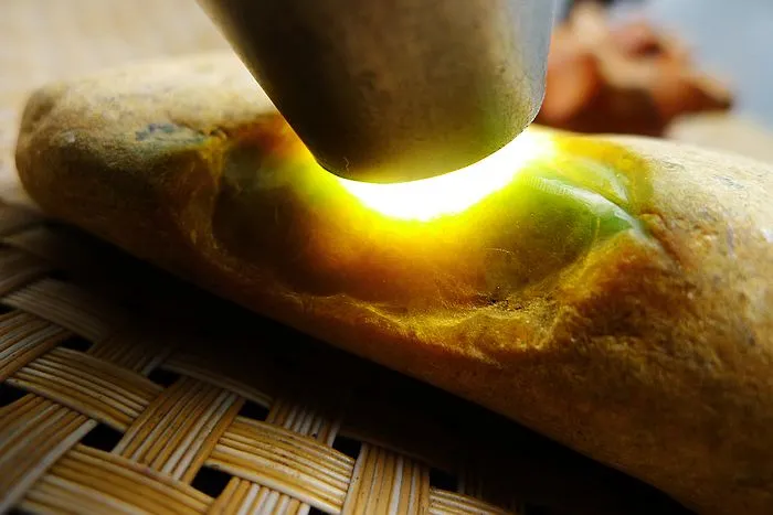 Natural Jade Rough Jadeite Raw (178g,9X4.6X2.7cm)