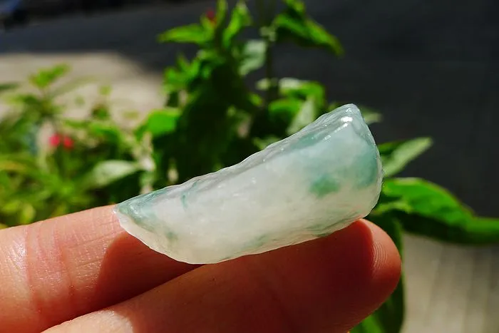 Natural Jade Rough Jadeite Raw (18g,3.4X2.5X1.3cm)