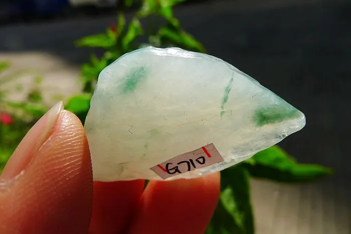 Natural Jade Rough Jadeite Raw (18g,3.4X2.5X1.3cm)