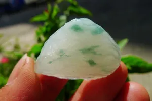 Natural Jade Rough Jadeite Raw (18g,3.4X2.5X1.3cm)