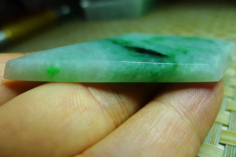 Natural Jade Rough Jadeite Raw (19.5g,7.2X3.2X0.45cm)