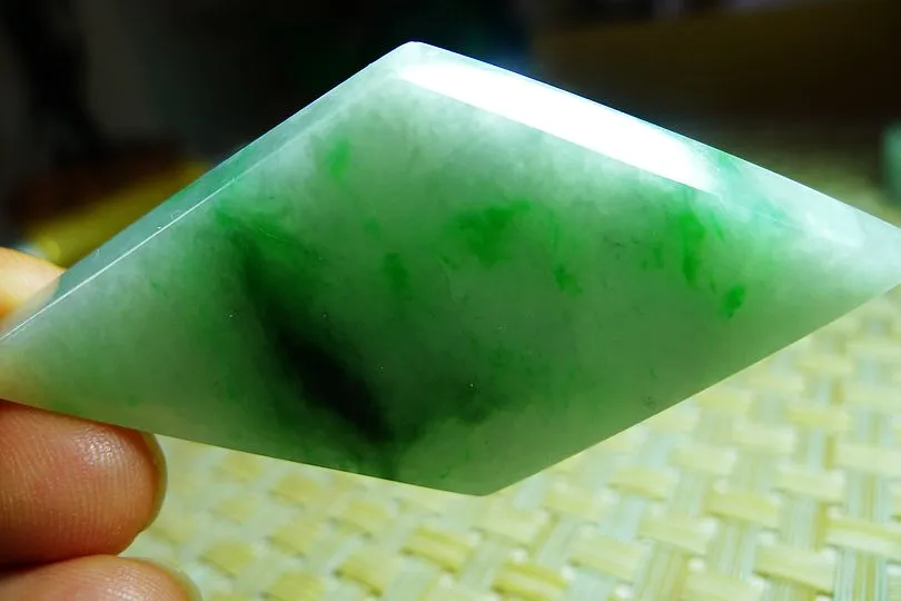 Natural Jade Rough Jadeite Raw (19.5g,7.2X3.2X0.45cm)