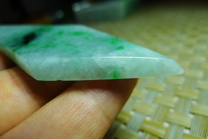 Natural Jade Rough Jadeite Raw (19.5g,7.2X3.2X0.45cm)