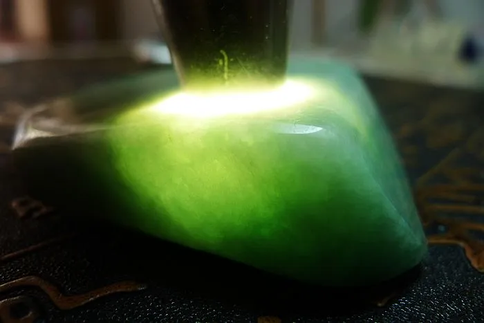 Natural Jade Rough Jadeite Raw (216g,9.1X6.8X2cm)