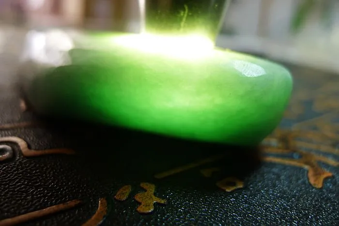 Natural Jade Rough Jadeite Raw (216g,9.1X6.8X2cm)