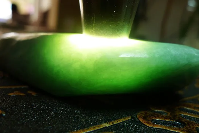 Natural Jade Rough Jadeite Raw (216g,9.1X6.8X2cm)