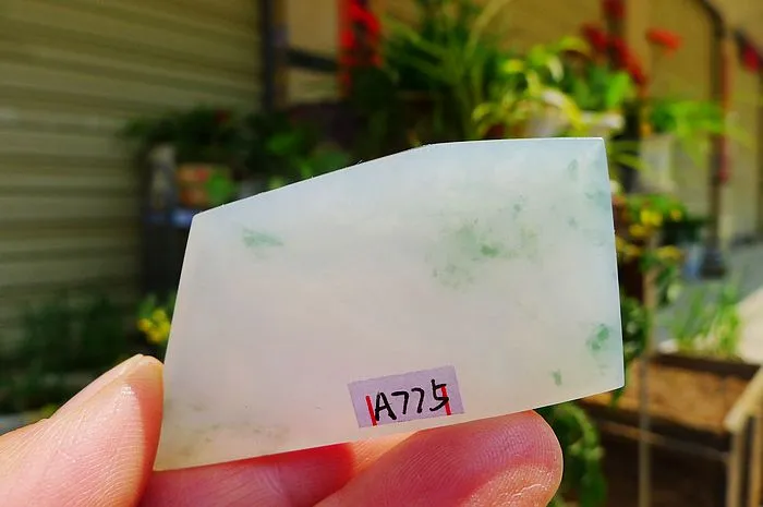 Natural Jade Rough Jadeite Raw (21g,5.7X3X0.45cm)