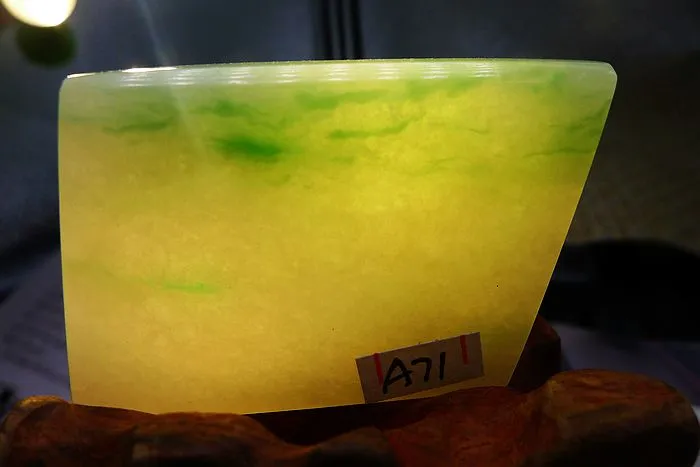 Natural Jade Rough Jadeite Raw (34g,4.8X3.2X0.7cm)