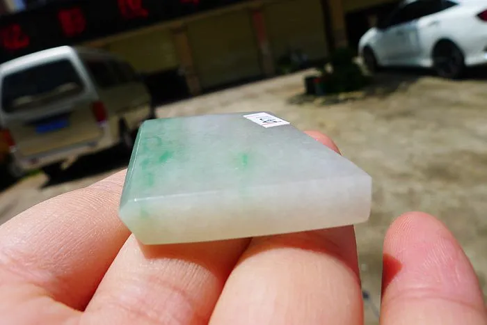 Natural Jade Rough Jadeite Raw (34g,4.8X3.2X0.7cm)