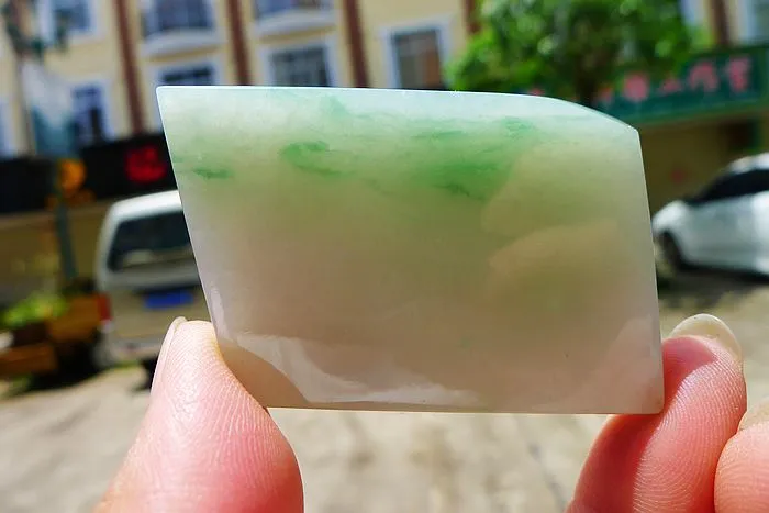 Natural Jade Rough Jadeite Raw (34g,4.8X3.2X0.7cm)