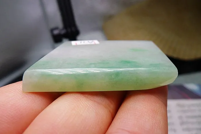 Natural Jade Rough Jadeite Raw (34g,4.8X3.2X0.7cm)