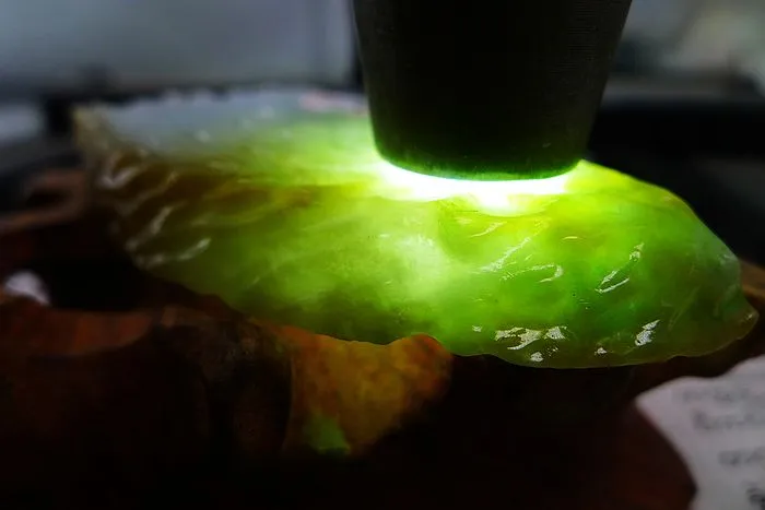 Natural Jade Rough Jadeite Raw (38g,5.9X3.1X0.9cm)