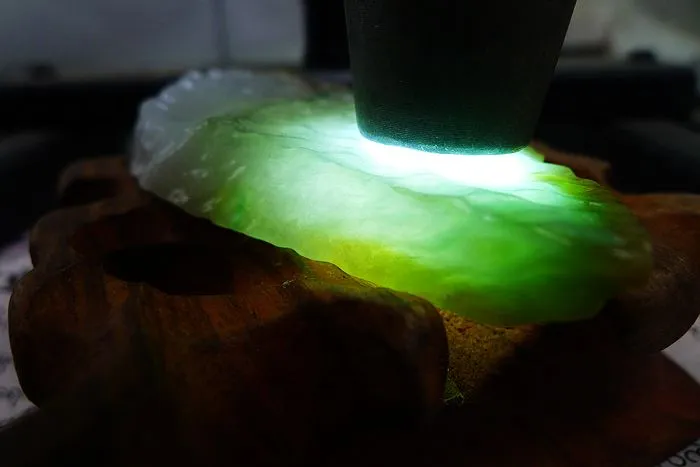 Natural Jade Rough Jadeite Raw (38g,5.9X3.1X0.9cm)