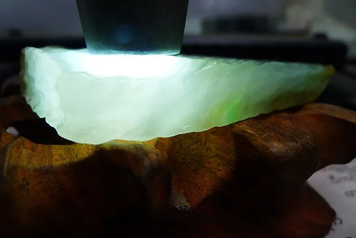 Natural Jade Rough Jadeite Raw (38g,5.9X3.1X0.9cm)
