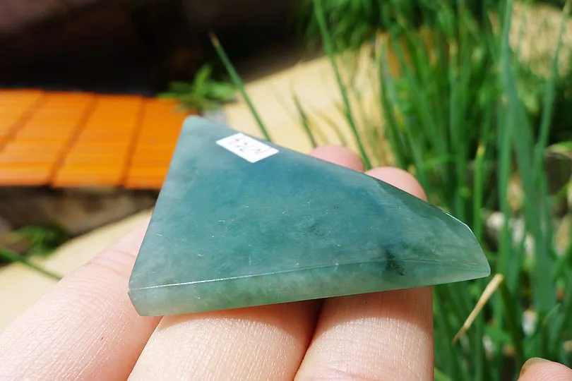 Natural Jade Rough Jadeite Raw (43g,7.7X6.5X0.4cm)