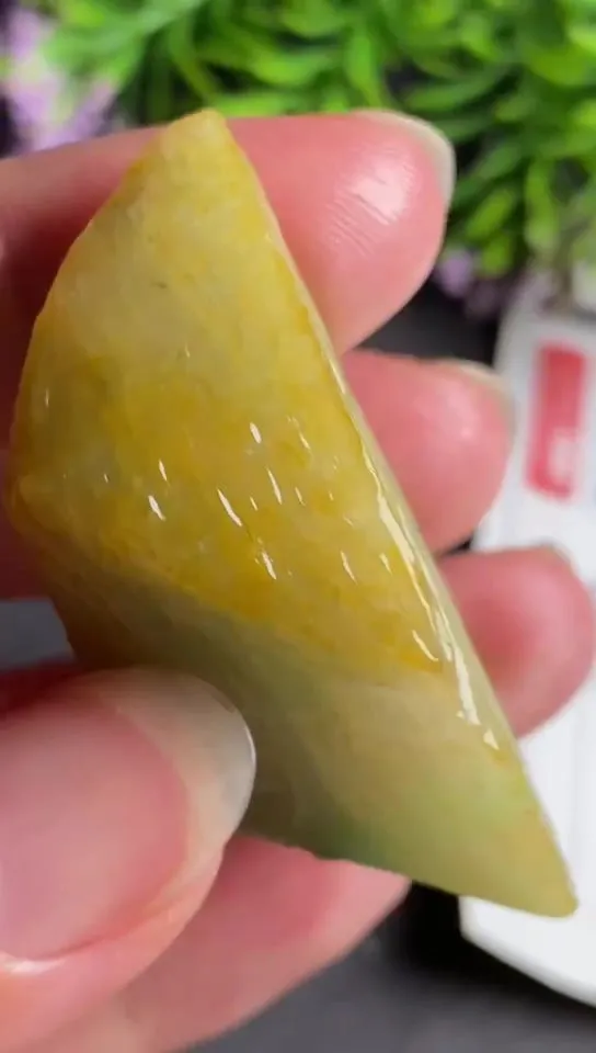 Natural Jade Rough Jadeite Raw (4.5x2.7X1.8cm)-S3197