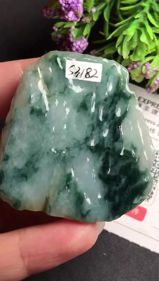 Natural Jade Rough Jadeite Raw (4.6x4.4x0.7cm)-S3182