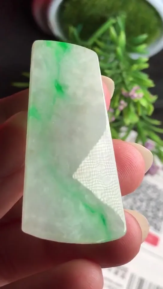 Natural Jade Rough Jadeite Raw (4.7x1.9x0.35cm)-S6315