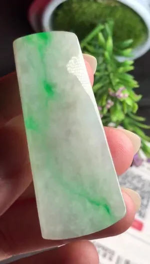 Natural Jade Rough Jadeite Raw (4.7x1.9x0.35cm)-S6315