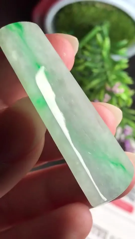 Natural Jade Rough Jadeite Raw (4.7x1.9x0.35cm)-S6315