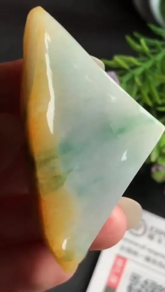 Natural Jade Rough Jadeite Raw (5.3x2.7x1.3cm)-S3175