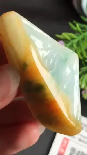 Natural Jade Rough Jadeite Raw (5.3x2.7x1.3cm)-S3175