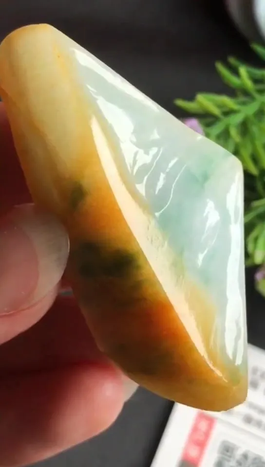 Natural Jade Rough Jadeite Raw (5.3x2.7x1.3cm)-S3175