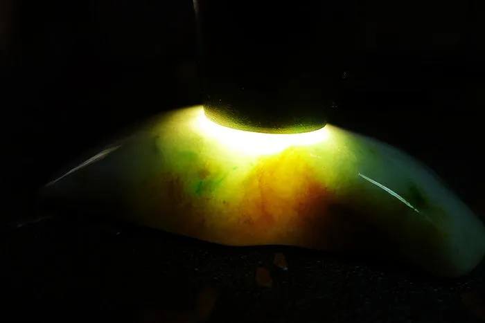 Natural Jade Rough Jadeite Raw (67g,5.9X5.9X1.25cm)