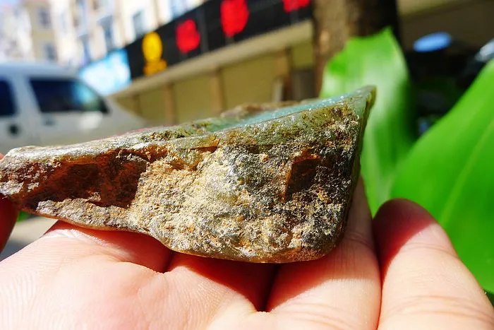Natural Jade Rough Jadeite Raw (95g,8.8X4.6X2.2cm)