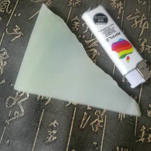 Natural Kunlun Jade Rough Nephrite Raw (101g, 10X8X0.7cm)