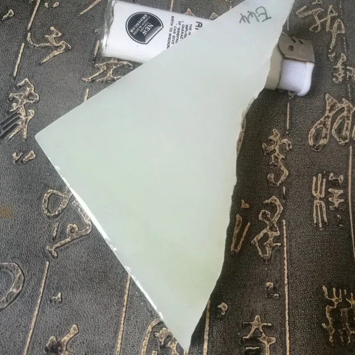 Natural Kunlun Jade Rough Nephrite Raw (101g, 10X8X0.7cm)