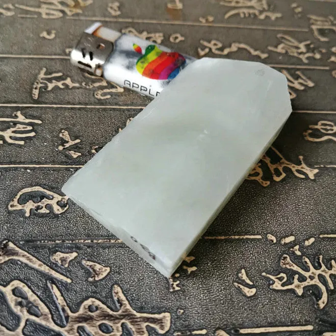 Natural Kunlun Jade Rough Nephrite Raw (102g, 7X4X1.5cm)